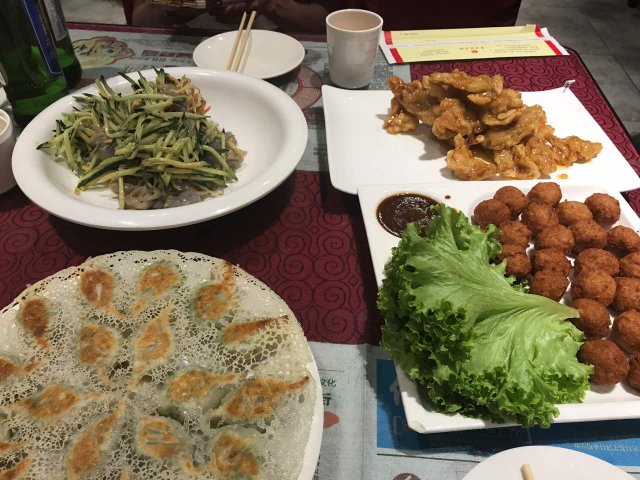 沈阳美食盛宴：白肉血肠、老边饺子等十大佳肴，让你回味无穷