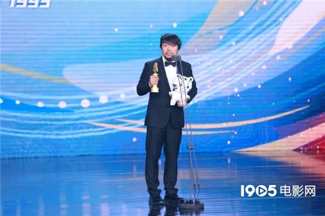 大影节荣誉揭晓 朱一龙奚美娟获最受欢迎男女演员