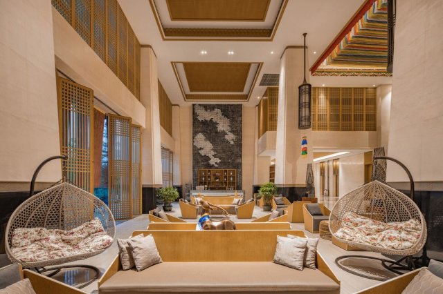 三亚西藏大厦酒店 高级园景大/双床房1晚套餐