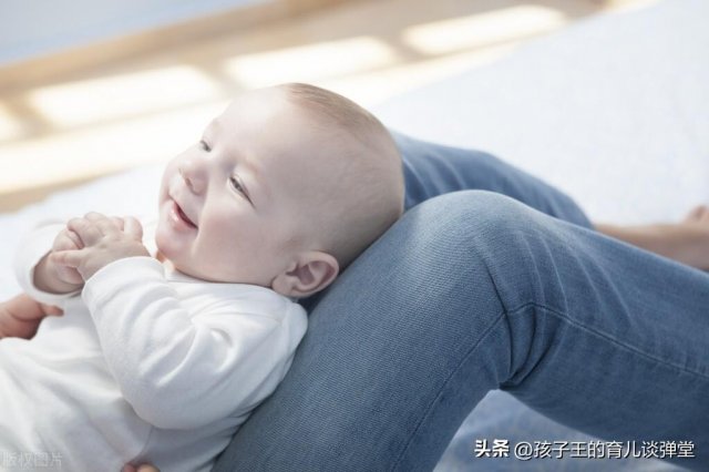 奶粉是宝宝成长的关键，助长高头发并增强免疫力