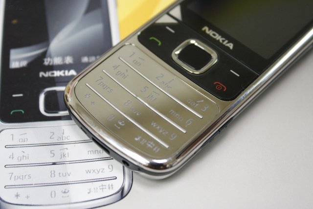 现在咸鱼上卖的诺基亚8250手机是原装的还是翻新的
