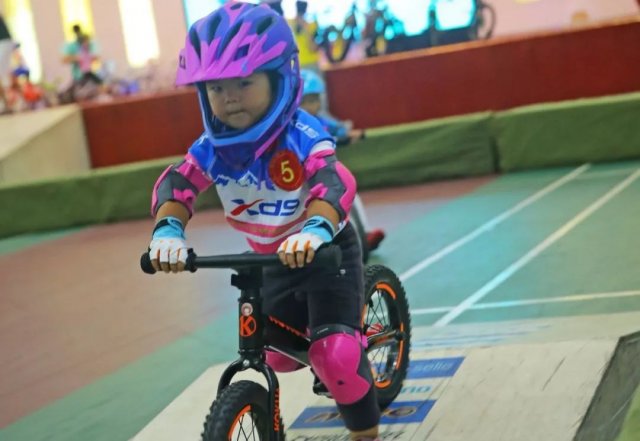 儿童单车哪些好(小孩几岁骑自行车合适小孩子学骑自行车的最佳年龄是多少)