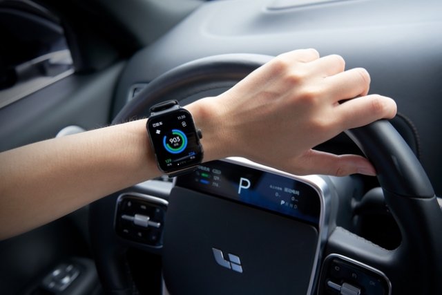 OPPO Watch 4 Pro凭什么成为新能源车主最佳车钥匙体验解析