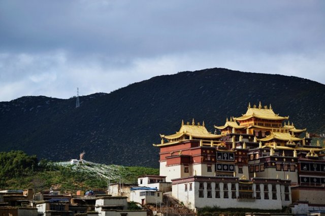 雪域圣地：探索世界屋脊的佛教瑰宝——松赞林寺