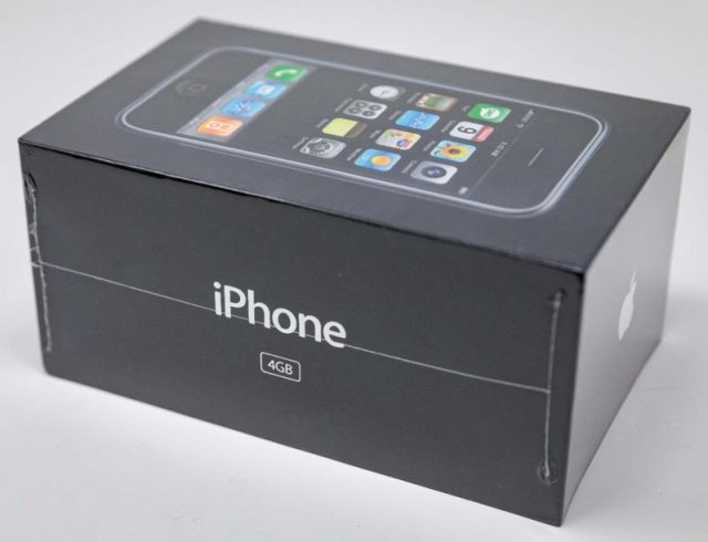 2007年原始版4GB iPhone惊艳亮相，拍卖成交价高达13.3万美元
