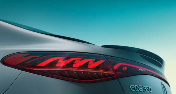 奔驰EQE豪华纯电轿车震撼降价，平均降幅高达14万元