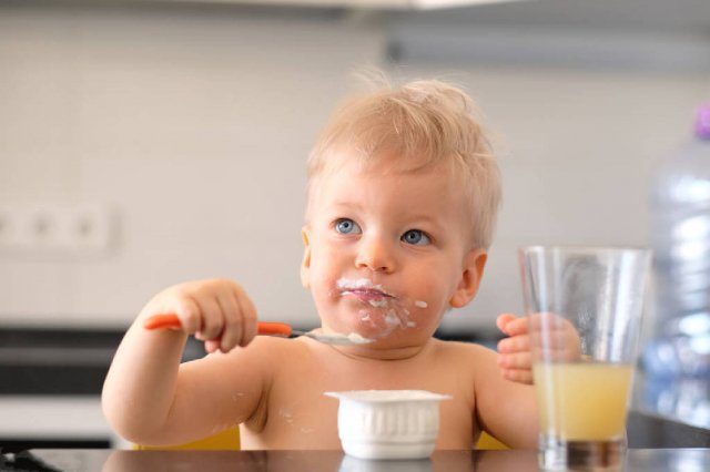 宝宝多大的时候可以喝酸奶了，宝宝多大的时候可以喝酸奶和牛奶
