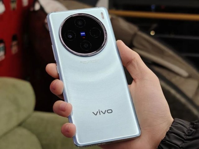 vivoX100震撼发布，挑战友商，领跑全年手机市场
