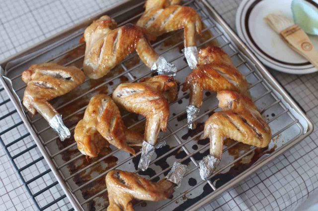 如何用烤箱烤出美味鸡翅 烤箱烤鸡翅的步骤是什么