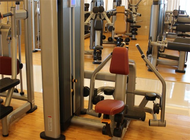 健身房瘦肚子的健身器材有哪些 室外大型健身器材有哪些种类