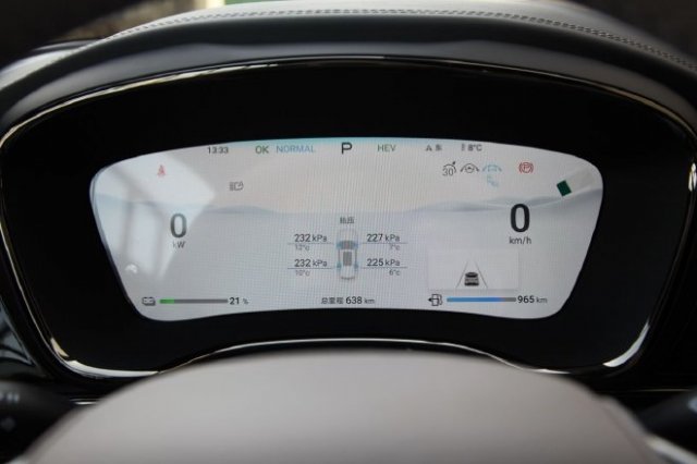 比亚迪汉DM-i荣耀版：科技配置再升级，驾驶体验更卓越