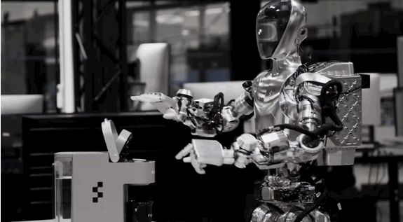 微软OpenAI计划1亿美元投向人形机器人！网友纷纷喊话马斯克