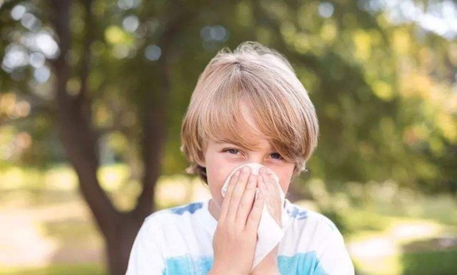 孩子鼻子堵塞不通气怎么办「孩子鼻子不通气发烧」