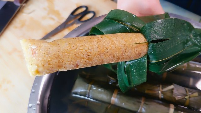 怎么包粽子粽子的包法四种快速包粽子的方法4种简单的粽子包法(怎样包粽子)