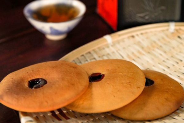 潮汕十大特色小吃宋橄榄和茶一起吃被认为是完美的搭配