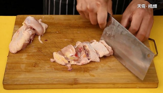 南乳鸡肉的做法(南竹笋炖鸡做法)