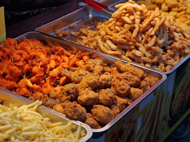 云南美食盛宴：丽江粑粑等五款特色小吃，吃货们的舌尖天堂