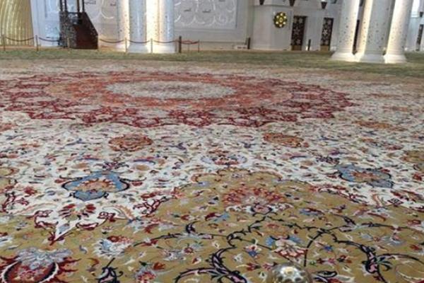 波斯地毯6万美元(六万美元一平米的波斯地毯)