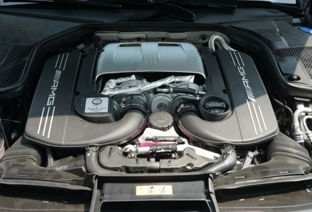 奔驰AMG C63S革新，搭载2.0T插混技术，V8成历史
