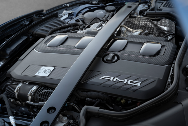 奔驰AMG C63S革新，搭载2.0T插混技术，V8成历史