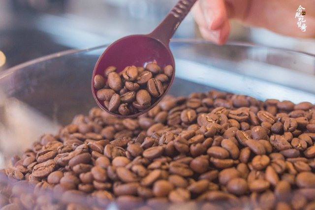 星巴克美式咖啡用多少克咖啡粉 星巴克速溶咖啡粉配料是咖啡豆和研磨咖啡研磨咖