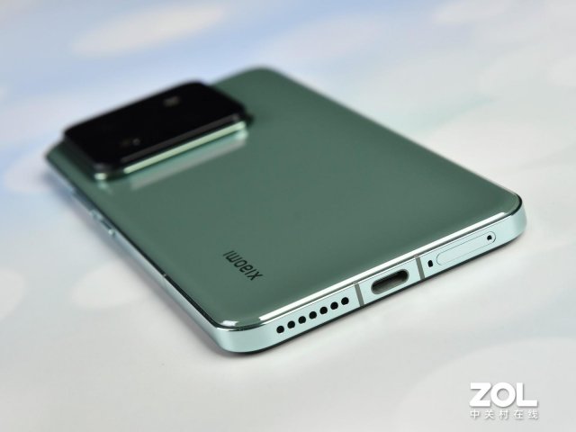 小米14 Pro岩石青图赏：将清澈青色融入手机，尽显自然之美
