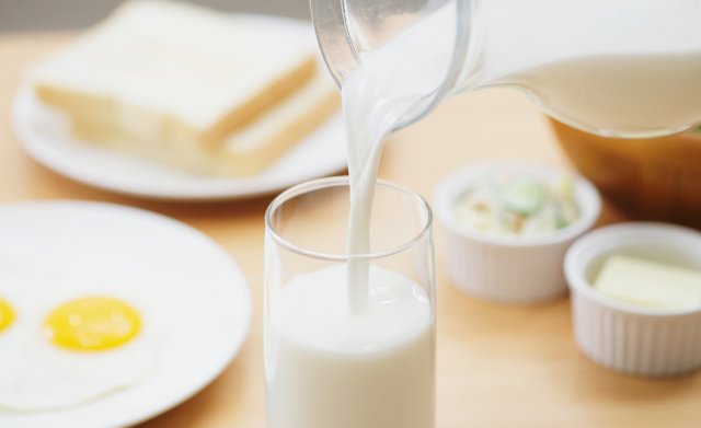 孕妇每天喝多少牛奶合适 孕妇喝旺仔牛奶可以吗