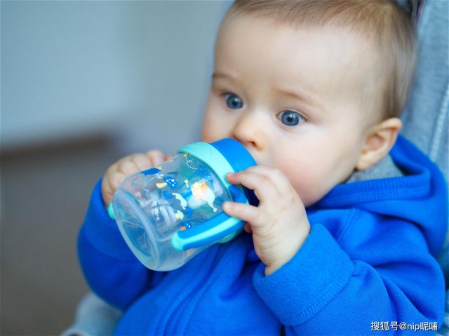 孩子新手妈妈如何给宝宝选奶嘴呢 如何给宝宝选择合适的奶嘴