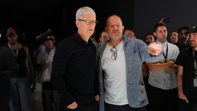 苹果造车梦碎：特斯拉收购失误，AppleCar无方向盘设计揭秘