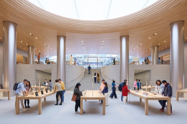 库克亲自揭幕苹果静安零售店盛大开业，科技与艺术的完美融合