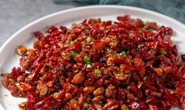 重庆江湖菜盛宴：9道经典美食，带你领略巴渝风味