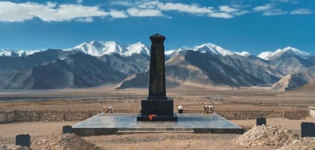 新疆十大名山有哪些，新疆十大名山是哪十个