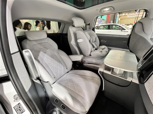极狐考拉：全球首款儿童友好汽车，13.18万起，让带娃出行更轻松