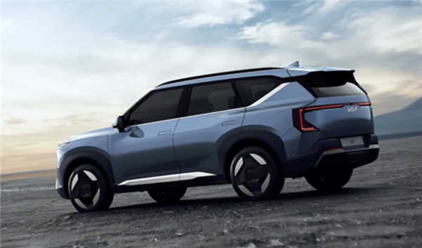 起亚纯电SUV EV5预售15.98万起，配置超越国产车，科技与环保完美融合