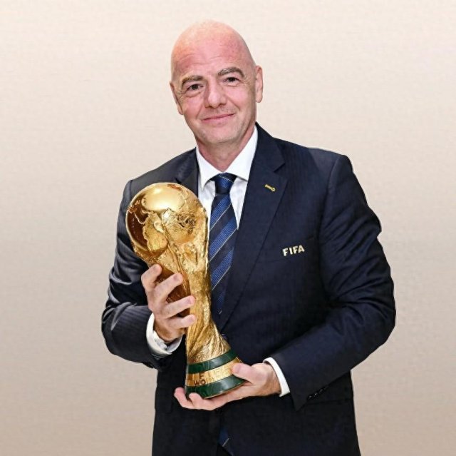 因凡蒂诺宣布：2034世界杯落户沙特，足球盛宴再燃沙漠热情