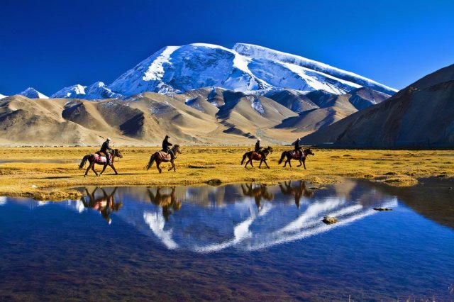 新疆旅游最佳时间「几月去新疆旅游最佳时间」