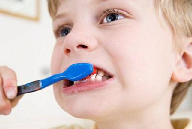 孩子长期吃糖果 孩子经常吃糖对身体的危害