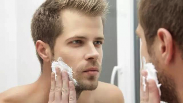 男士脸部皮肤保养秘诀：饮食调理与护肤技巧大揭秘