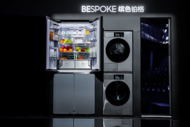三星BESPOKE缤色铂格冰箱：超薄灵嵌，AI节能，引领家电新潮流