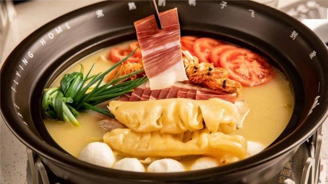 杭州美食探秘：十大特色佳肴，让你流连忘返的味蕾之旅
