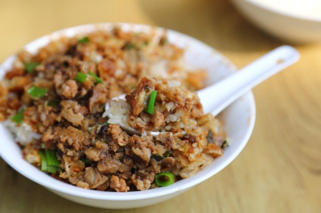浙江温州美食探秘：十大特色小吃，让你一品温州风味