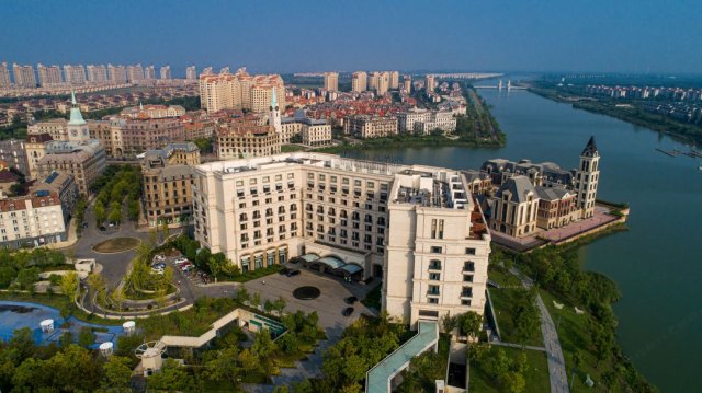 上海“后花园”崇明岛梦幻长岛景区重构古典与现代融合之美的滨