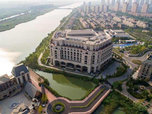 上海“后花园”崇明岛梦幻长岛景区重构古典与现代融合之美的滨