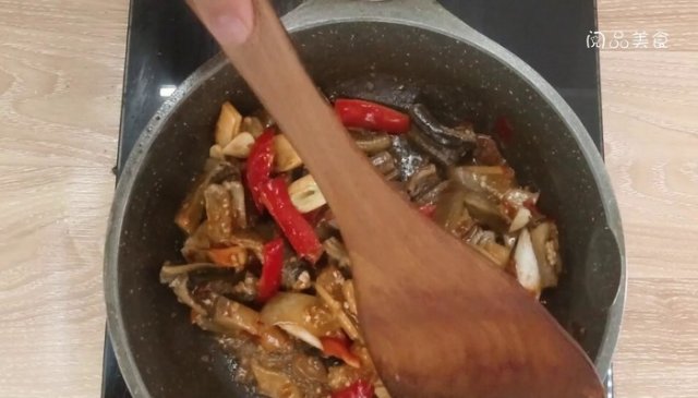 鳝鱼茄子煲的做法，鳝鱼烧茄子的做法大全