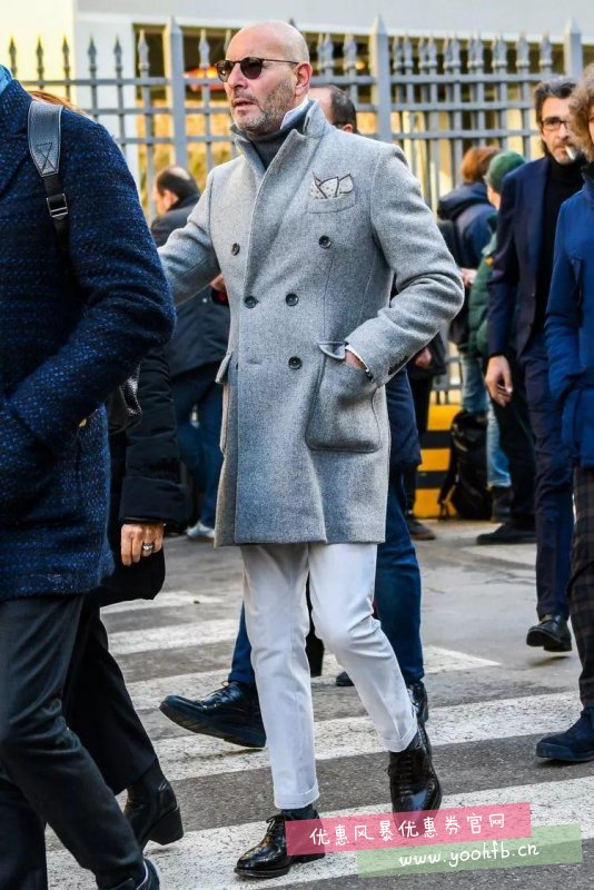 冬天能穿好白裤的男人不简单，冬季型男穿搭指南