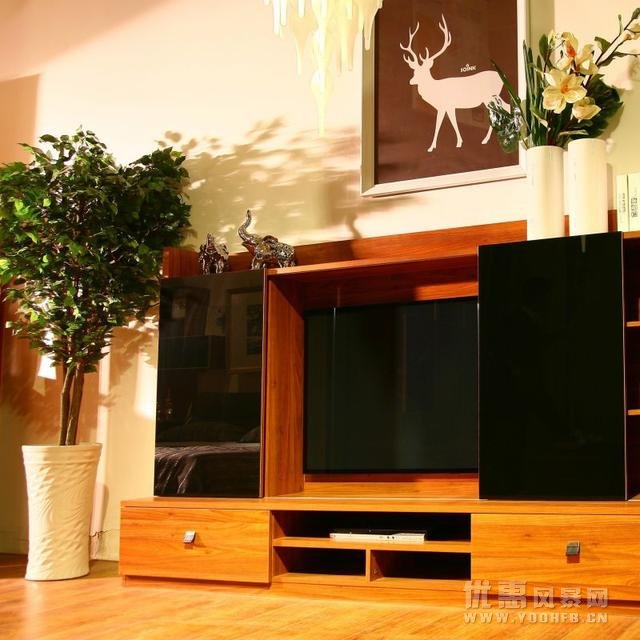 还装传统电视柜？小户型电视柜装修，让房间更宽敞。