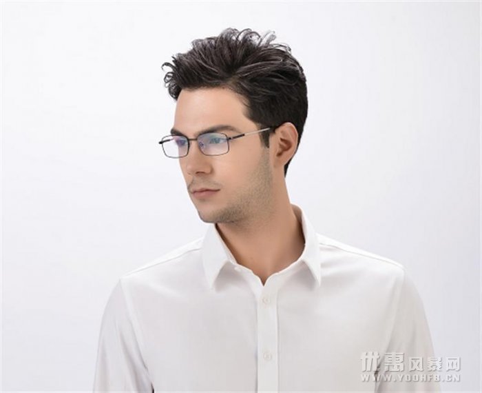 型男如何根据脸型选购眼镜？男士眼镜优惠活动推荐。