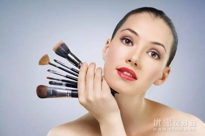 国货化妆品优惠活动介绍，效果媲美国外大品牌化妆品