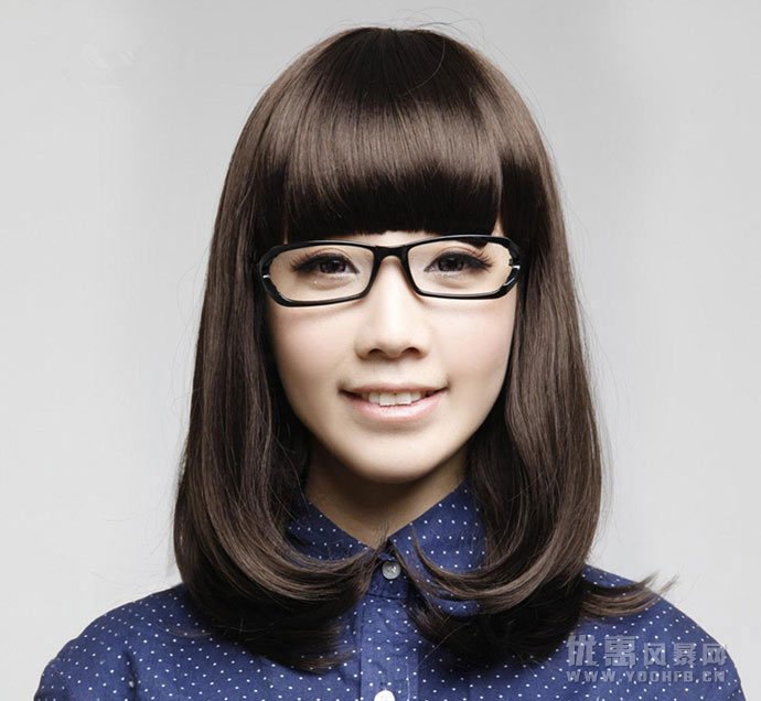 戴眼镜适合什么发型，适合女孩子佩戴眼镜优惠活动分享
