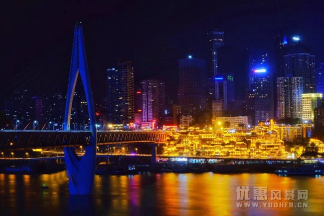 重庆旅游：体验重庆日与夜里的另一番江湖